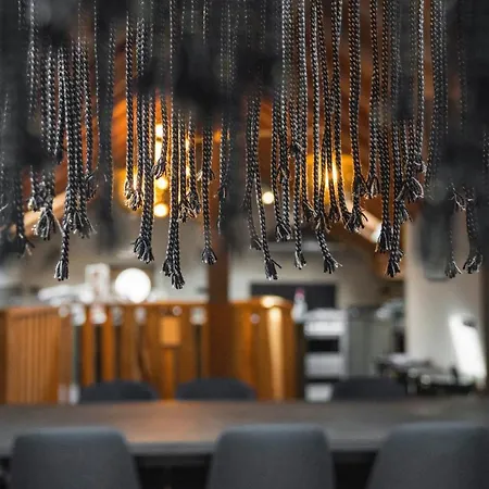 Langley Gustavia שאמוני