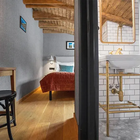 Langley Gustavia מלון 3*